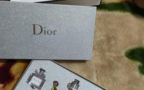 dior官网香水小样 迪奥香水小样在哪里买正品
