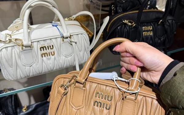 miumiu意大利官网—男士穿Miumiu尴尬吗