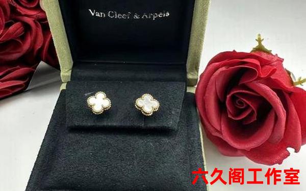 梵克雅宝耳钉图片及价格_四叶草金耳钉图片大全