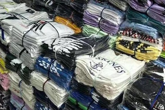 休闲服装批发—500元一吨衣服批发