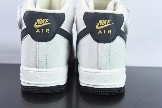假nike标志凸一个角—耐克钩子上突出一个角