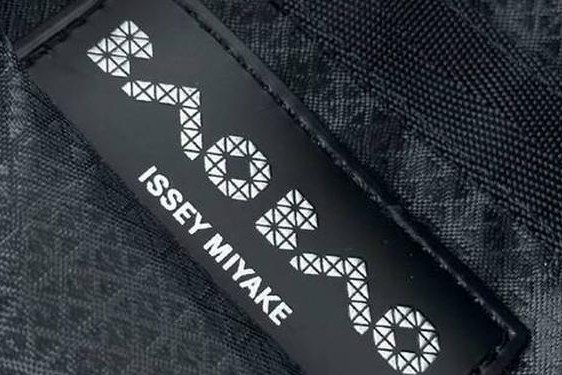 三宅一生官网包包logo isseymiyake官网入口